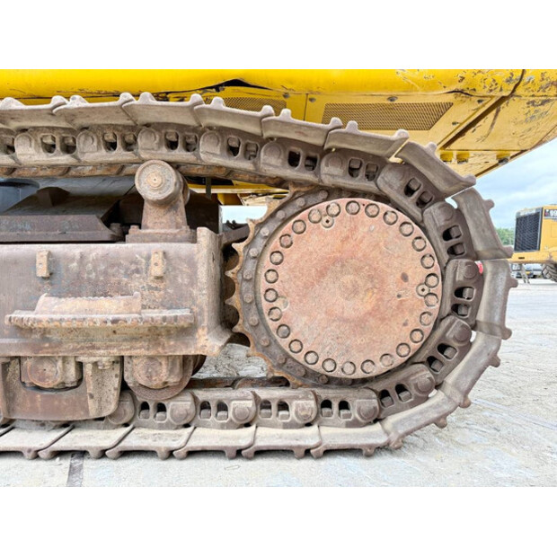 2017 Komatsu PC700LC-11-42063168