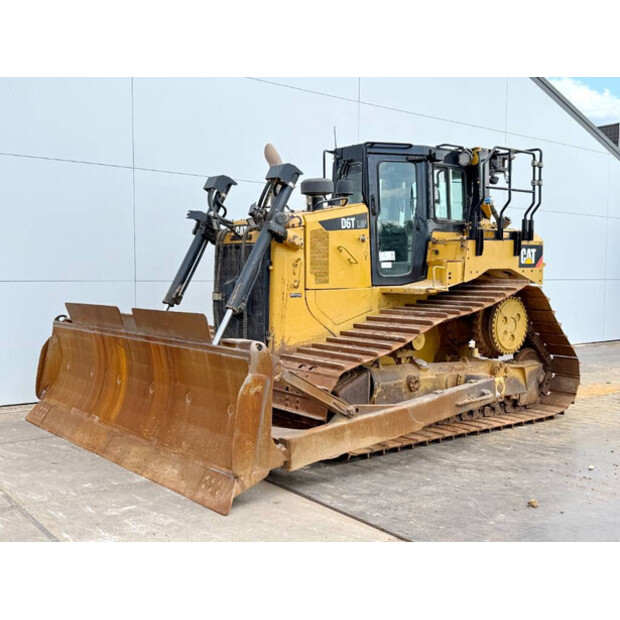 2015 Caterpillar D6T LGP-42063325