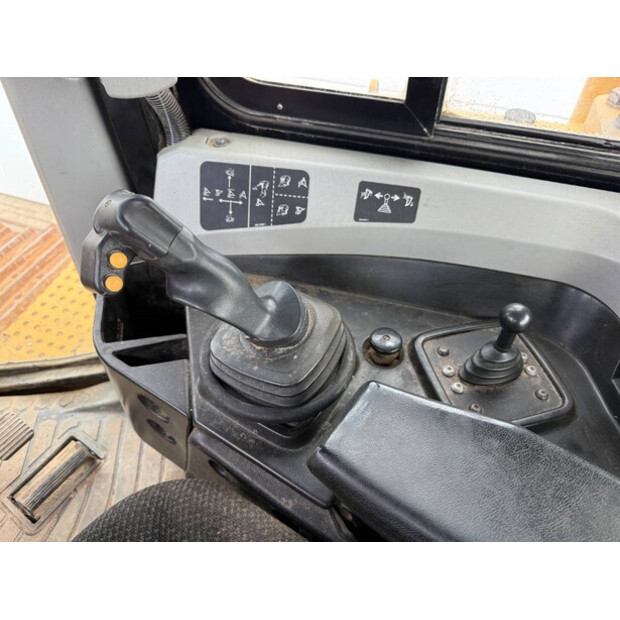2015 Caterpillar D6T LGP-42063334