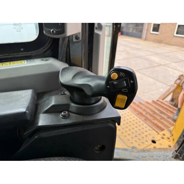 2015 Caterpillar D6T LGP-42063335