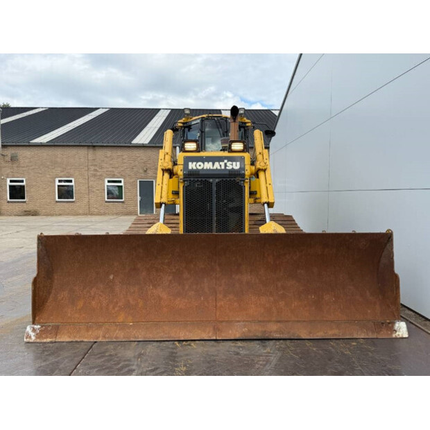 2017 Komatsu D65PXi-18-42063368
