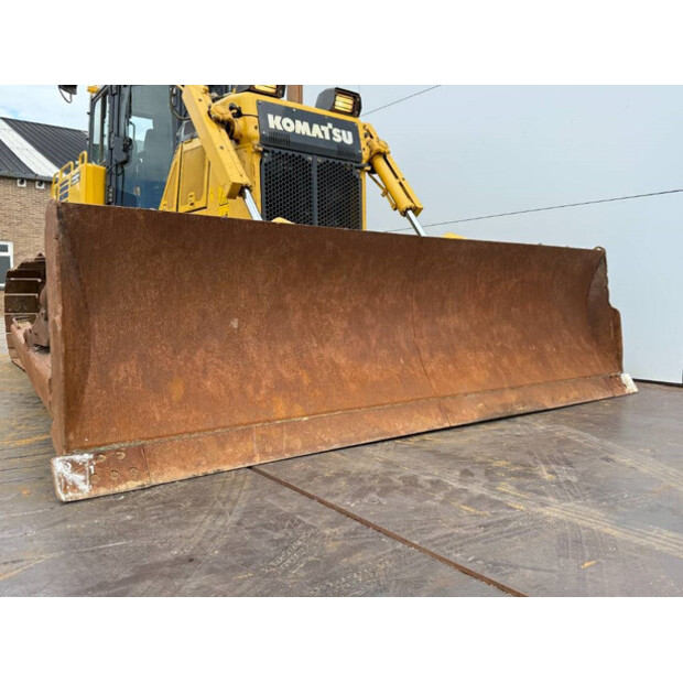 2017 Komatsu D65PXi-18-42063369