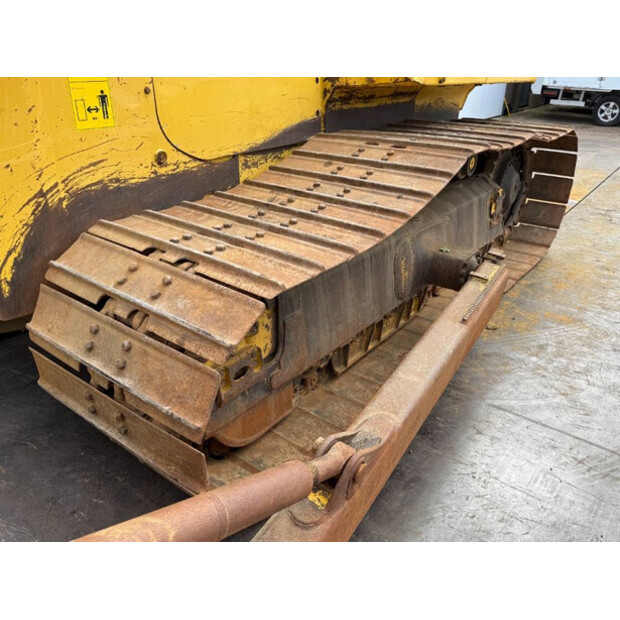 2017 Komatsu D65PXi-18-42063372