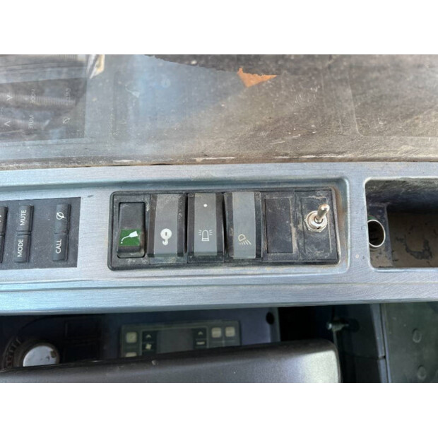 2012 Hyundai R520LC-9-42063406