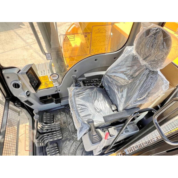 2025 JCB 245HDLR-42063593