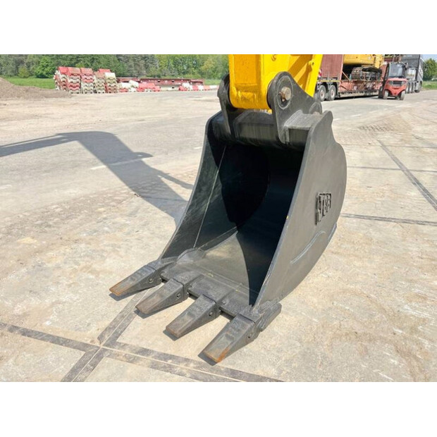 2025 JCB 245HDLR-42063598