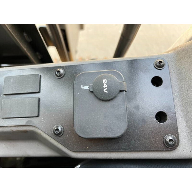 2025 JCB 245HDLR-42063606