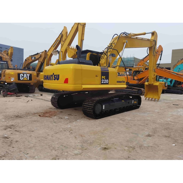 2021 Komatsu PC220-8-42063773