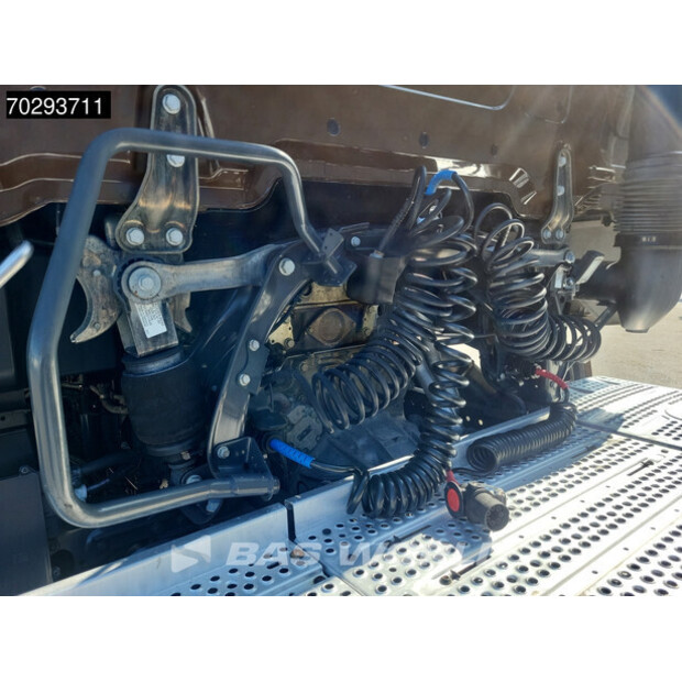 2023 Mercedes-Benz Actros 1848-42064487
