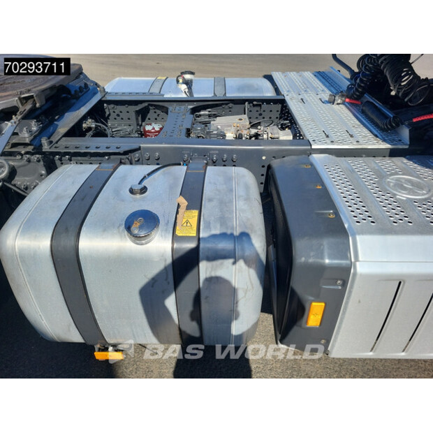 2023 Mercedes-Benz Actros 1848-42064491