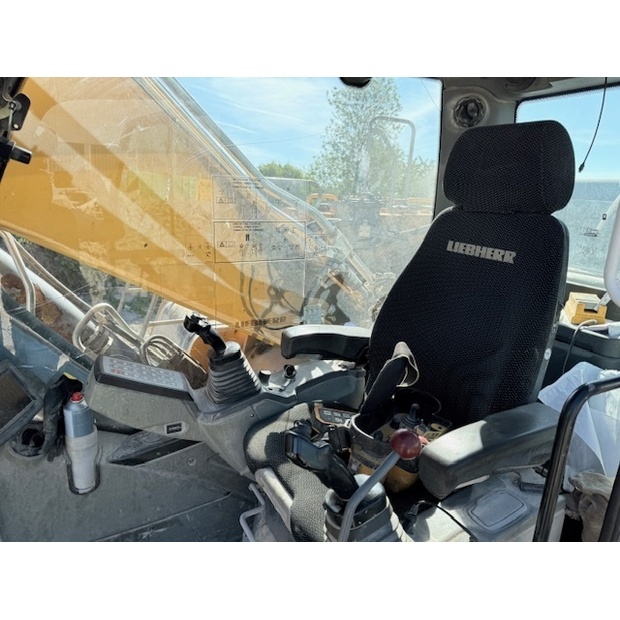 2015 Liebherr R936-42070184