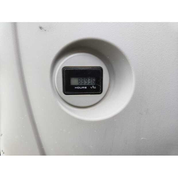 2013 KOBELCO SK270SRNLC-5-42070386