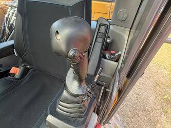 2016-volvo-ewr160e-42070432