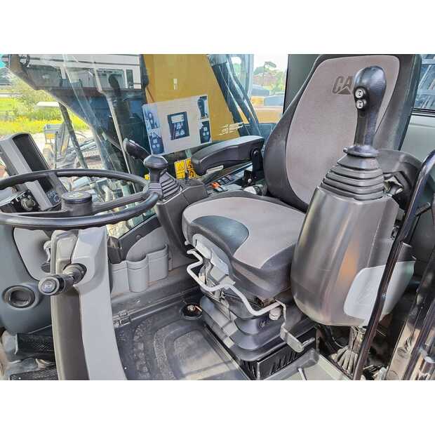 2014 Caterpillar M318D MH-42070457