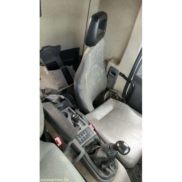 2003 رينو Midlum-42077187