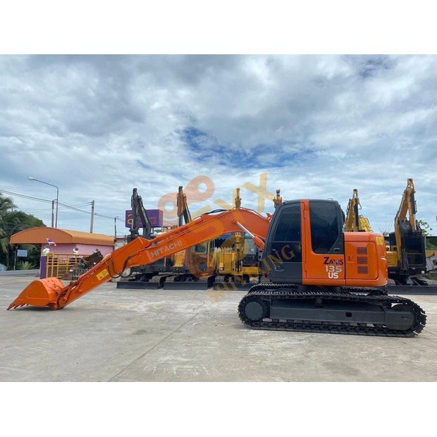 2024 Hitachi ZX135-42079562