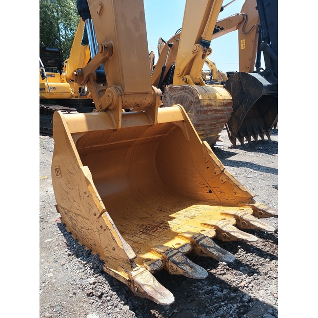 2023 Caterpillar 340D2-42079830