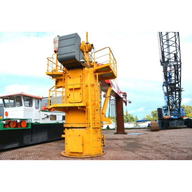2003 ليبهير RL 650 10EX-42080125