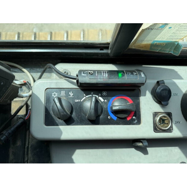 2016 كوماتسو D61PXI-24-42080734