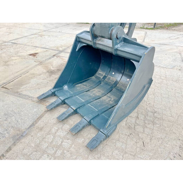 2025 هيونداي R140L-42080831