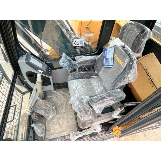 2025 Hyundai R140L-42080870