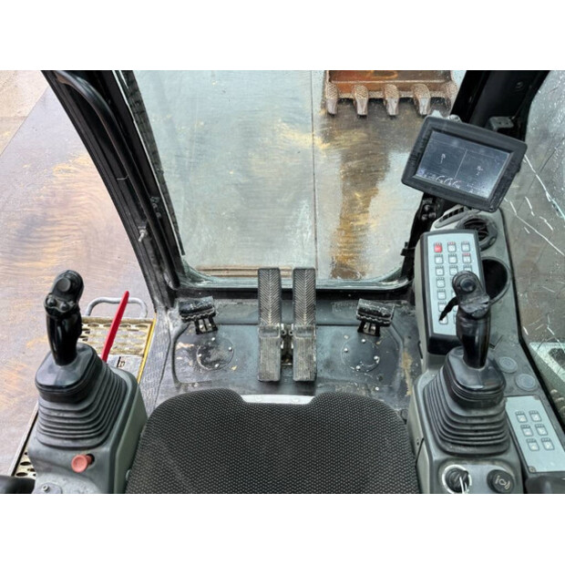 2017 Liebherr R946LC-42080915