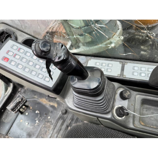 2017 Liebherr R946LC-42080919