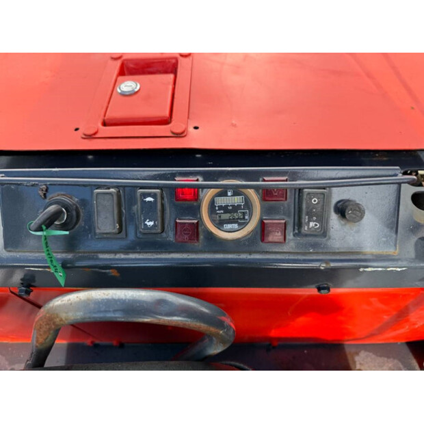 2012 كوبوتا KC250HR-42081031