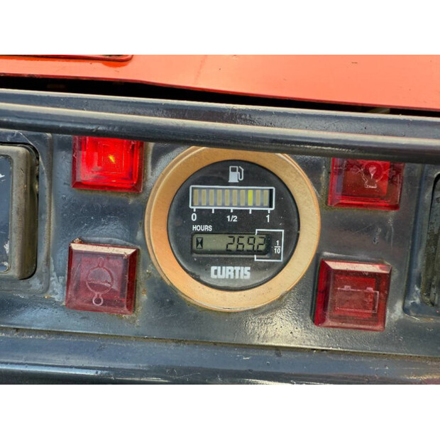 2012 كوبوتا KC250HR-42081044