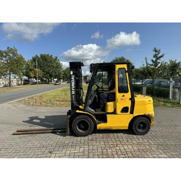2012 Hyundai 33D-7E-42082632