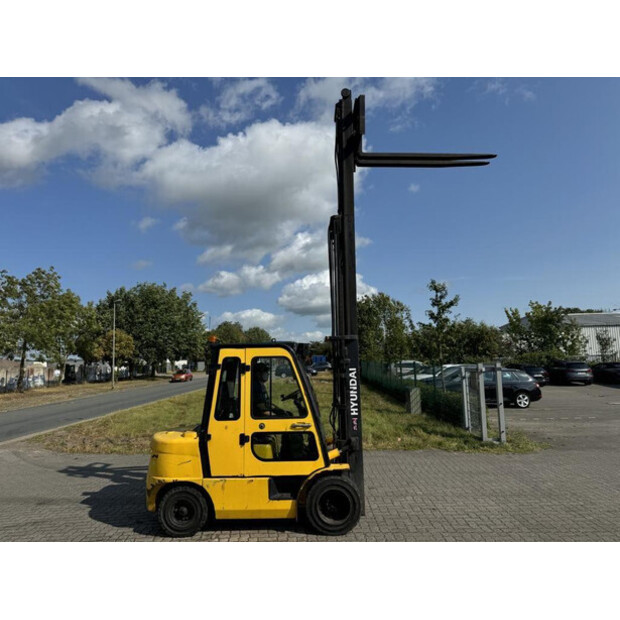 2012 Hyundai 33D-7E-42082633