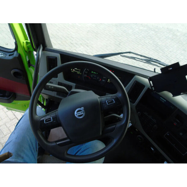 2017 فولفو FM 420-42082776