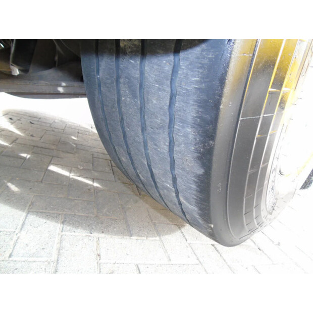 2017 فولفو FM 420-42082786