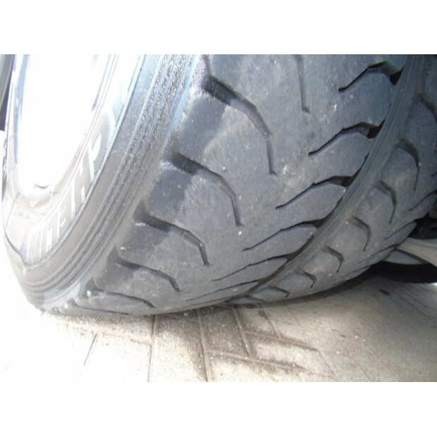 2017 فولفو FM 420-42082792