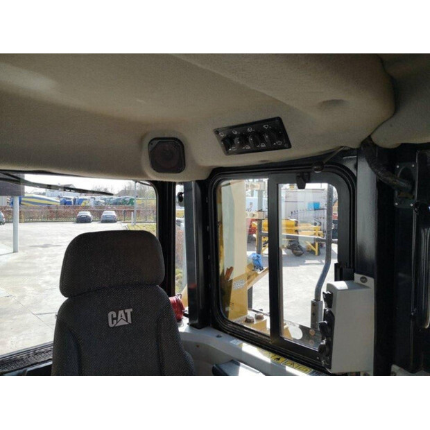 2015 كاتربيلر D6T LGP-42083235