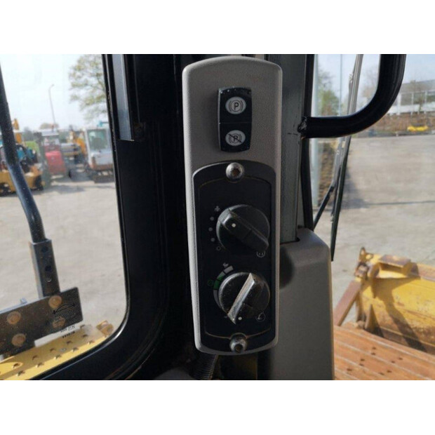 2015 كاتربيلر D6T LGP-42083236