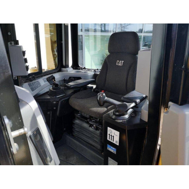 2015 كاتربيلر D6T LGP-42083251