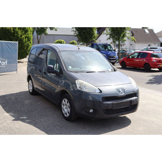 2013 Peugeot PARTNER-42083596