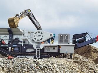 صورة ل كسارات وغرابيال 2025 Dongmeng Tracked Mobile Jaw Crusher