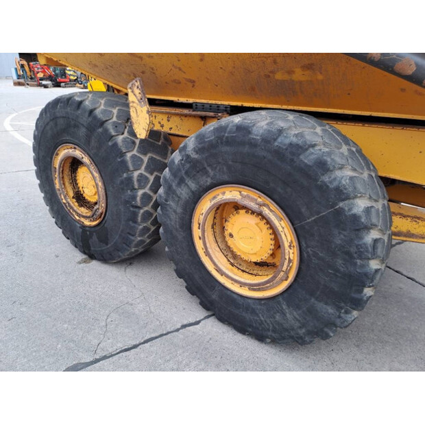 2017 فولفو A30G-42099494