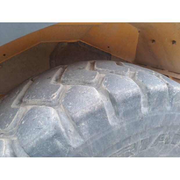 2017 فولفو A30G-42099495