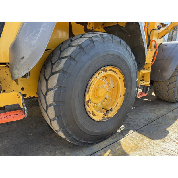 2019 فولفو L120H-42099678