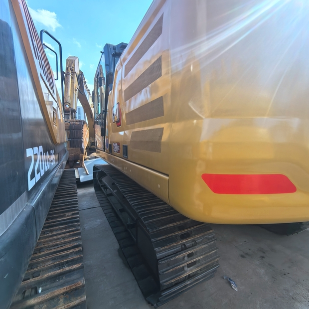 2021 كاتربيلر 320GC-42100609