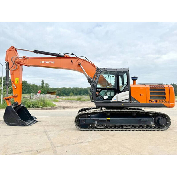 2025 Hitachi ZX220LC-5G-42100951
