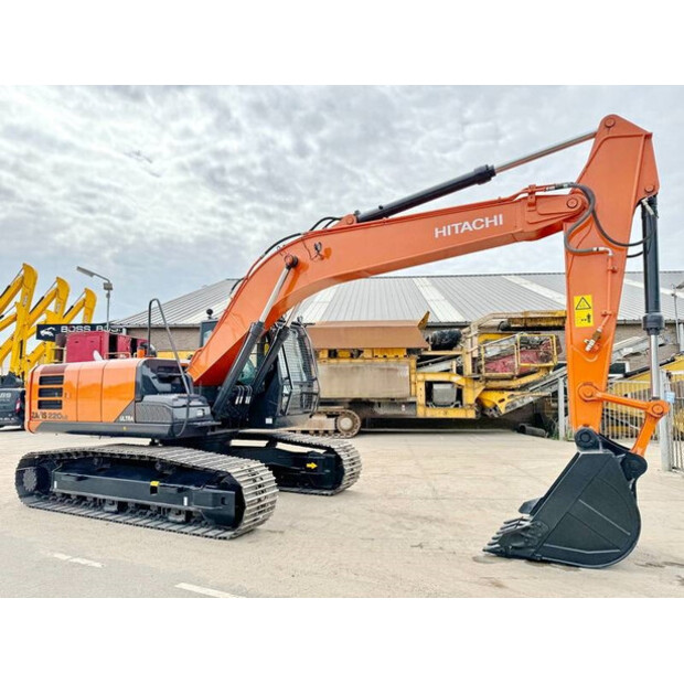 2025 Hitachi ZX220LC-5G-42100956
