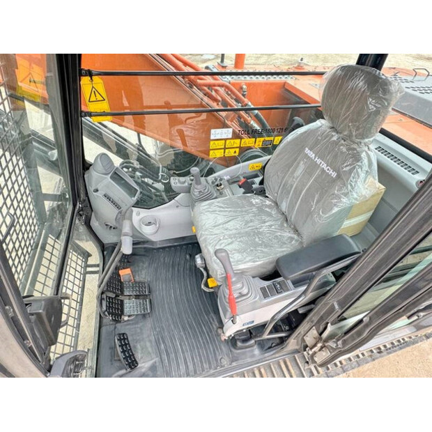 2025 Hitachi ZX220LC-5G-42100957