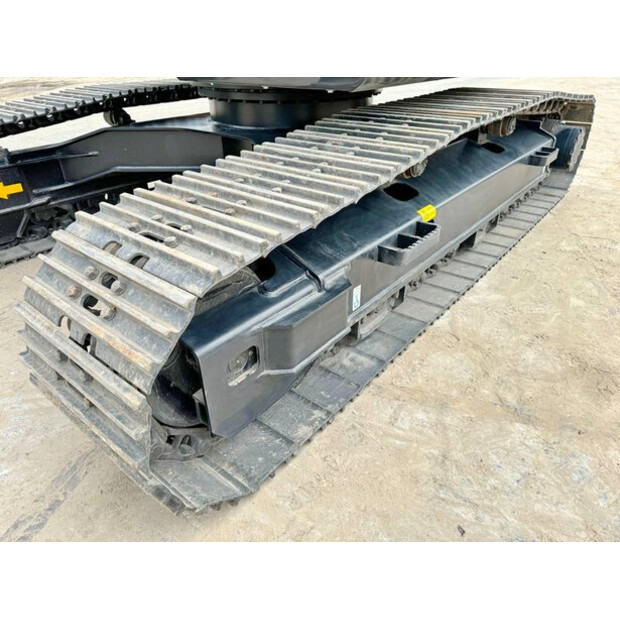 2025 Hitachi ZX220LC-5G-42100963