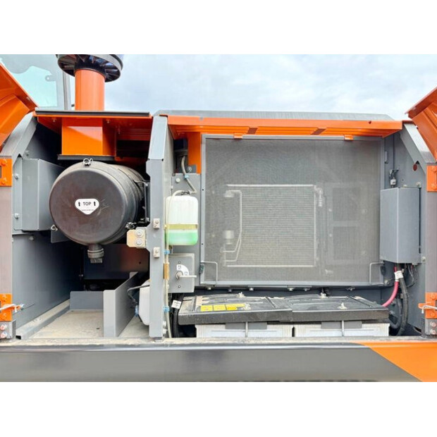2025 Hitachi ZX220LC-5G-42100968