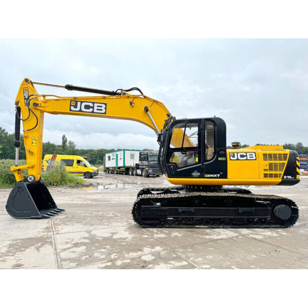 2025 JCB 215LC-42100984
