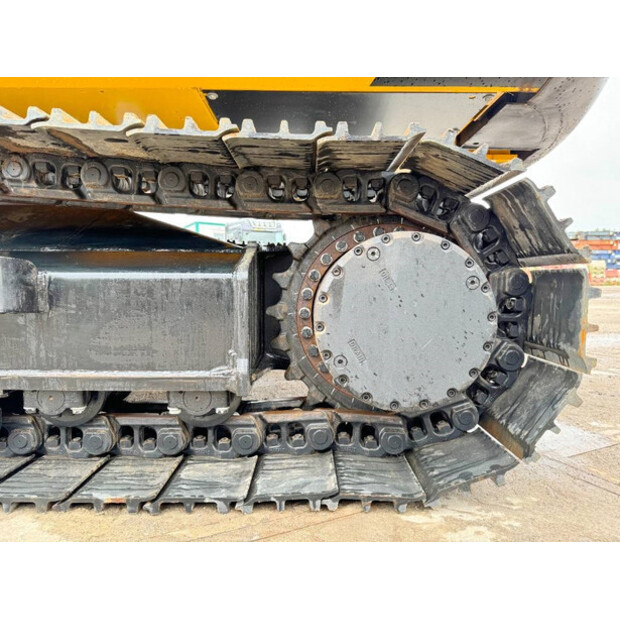 2025 JCB 215LC-42100999